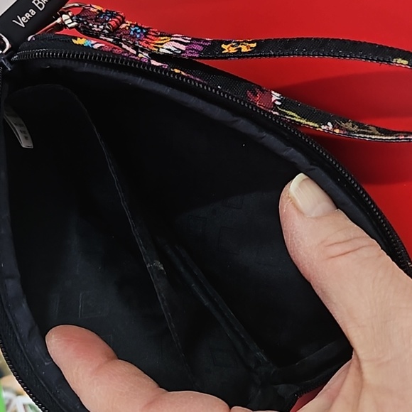 NWOT Vera Bradley Wristlet, Midnight Wild Flowers Pattern - Picture 4 of 7